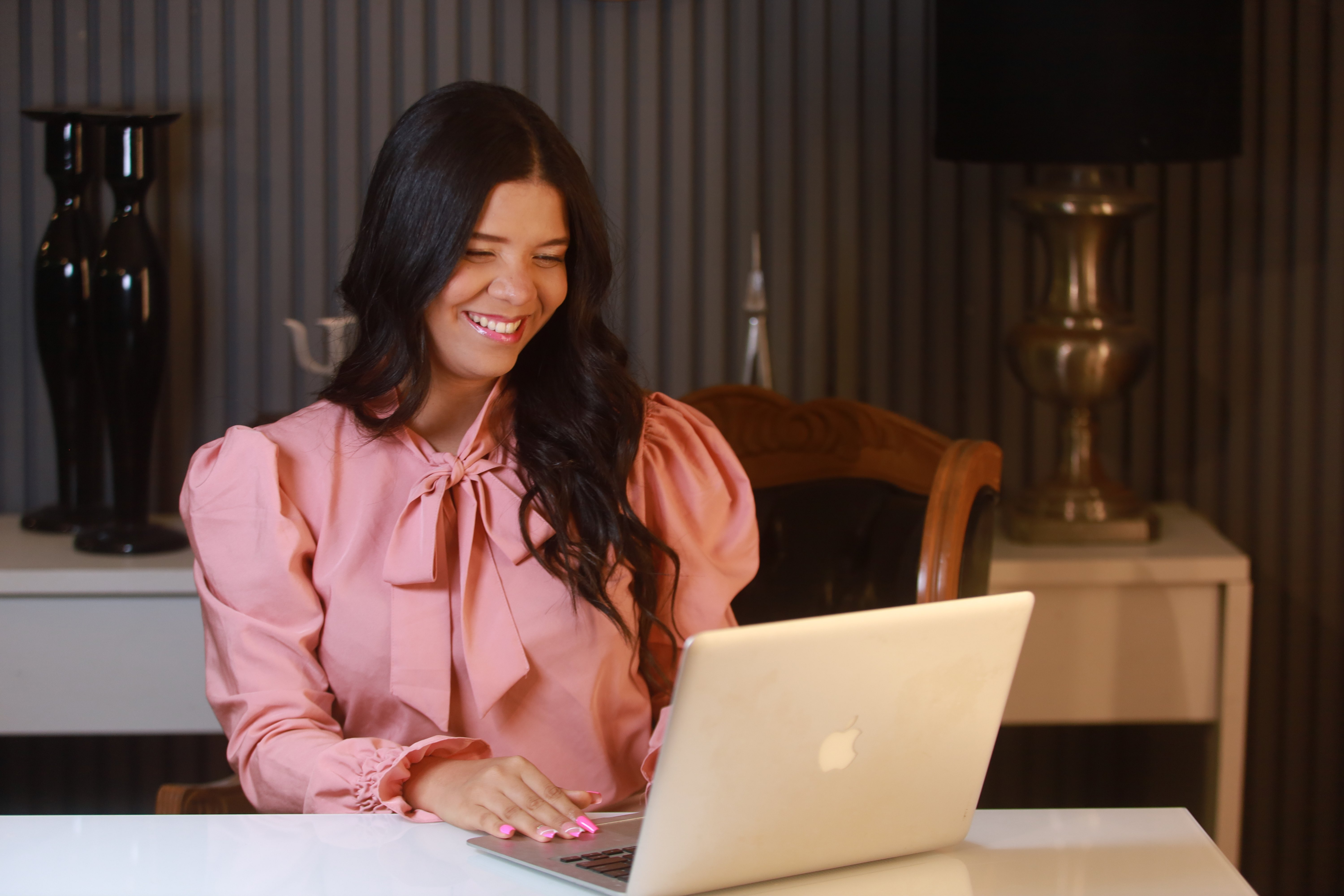 Psicóloga Gleise Santos em atendimento